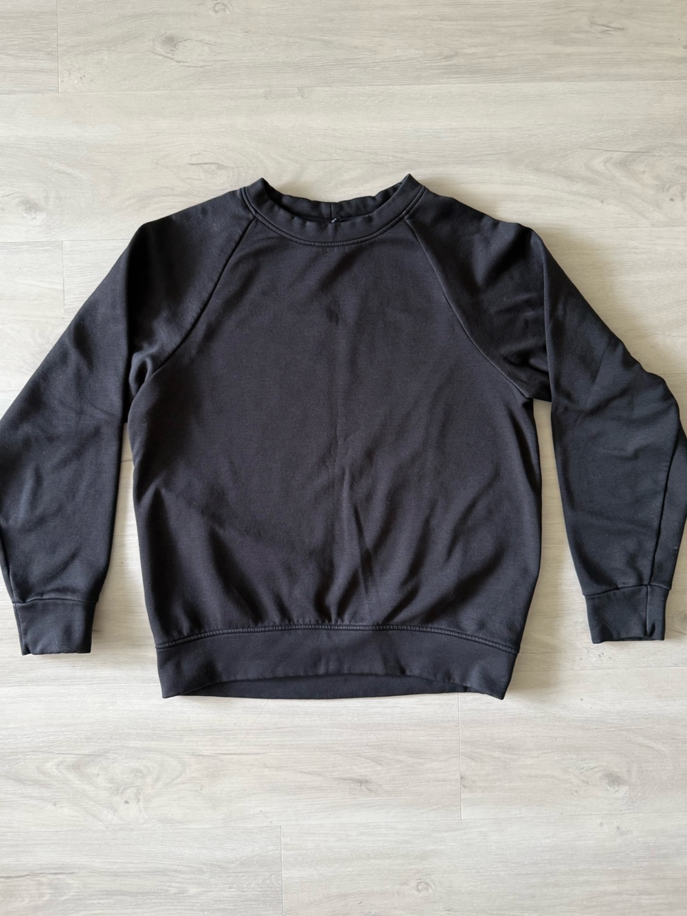 Uniqlo Black Crew Neck Sweatshirt